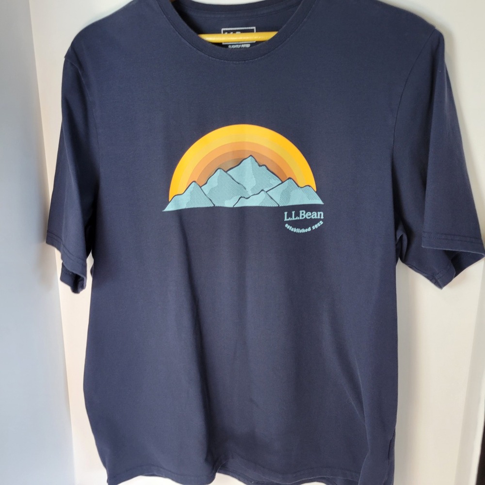 LL Bean Mens Navy Blue Mountain Rainbow Graphic T-Shirt Slightly Fitted Large L